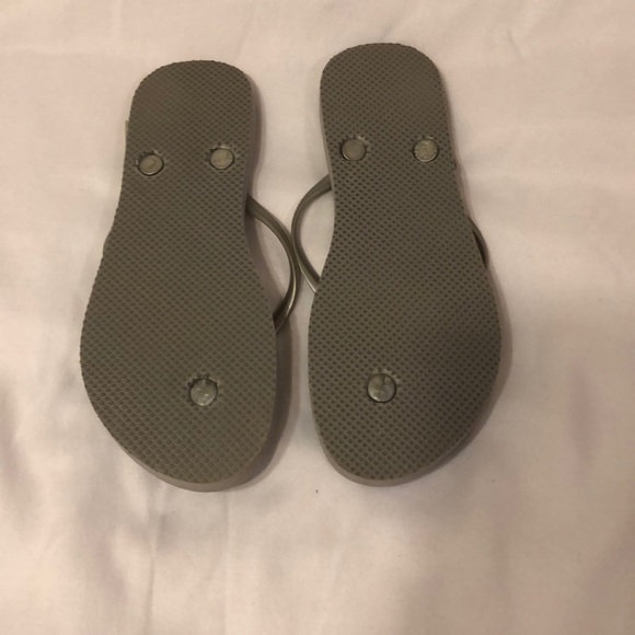 Gray Old Navy flip flops - Picture 2 of 2